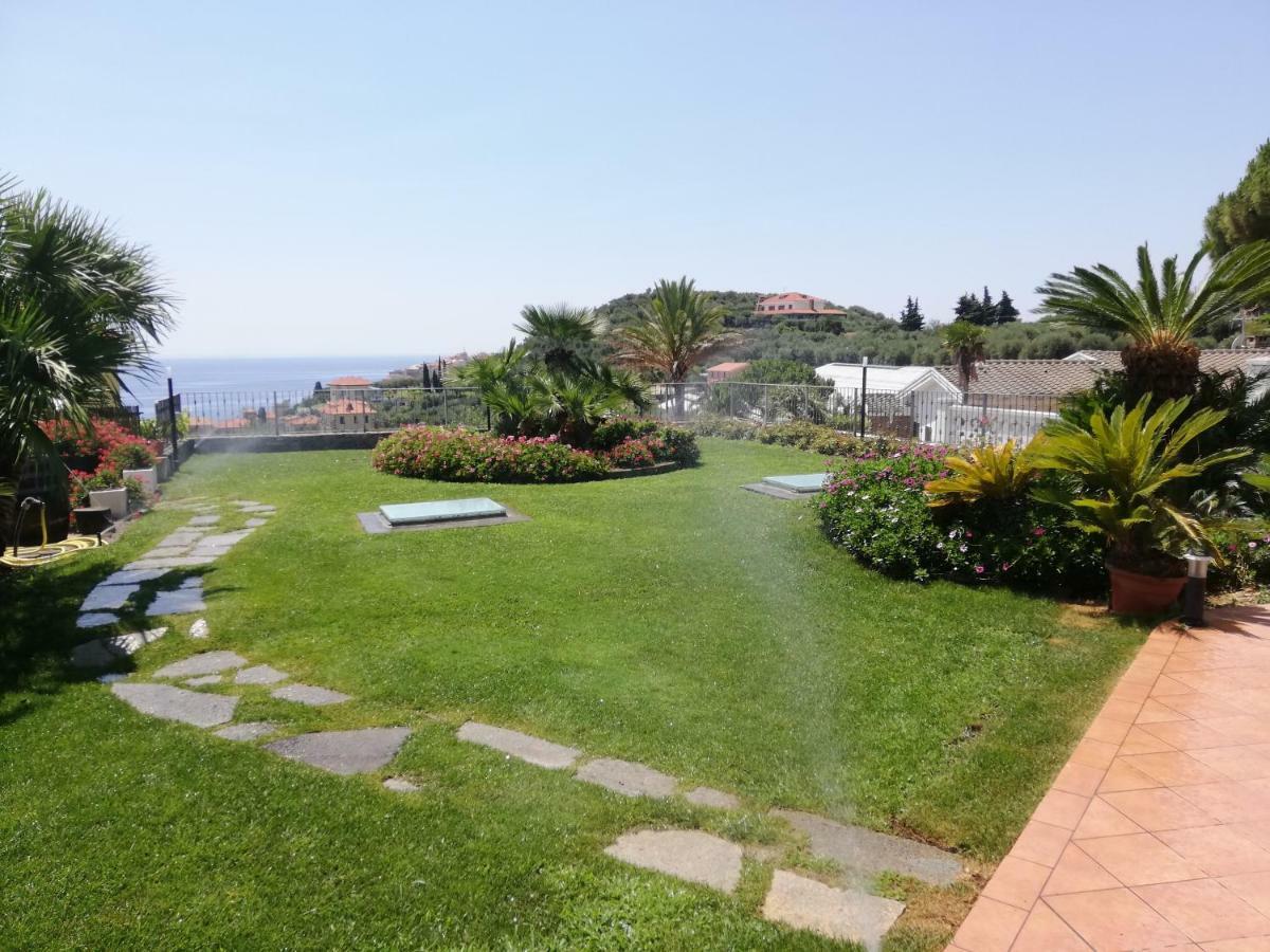 Appartamento Chez Elle Imperia Esterno foto