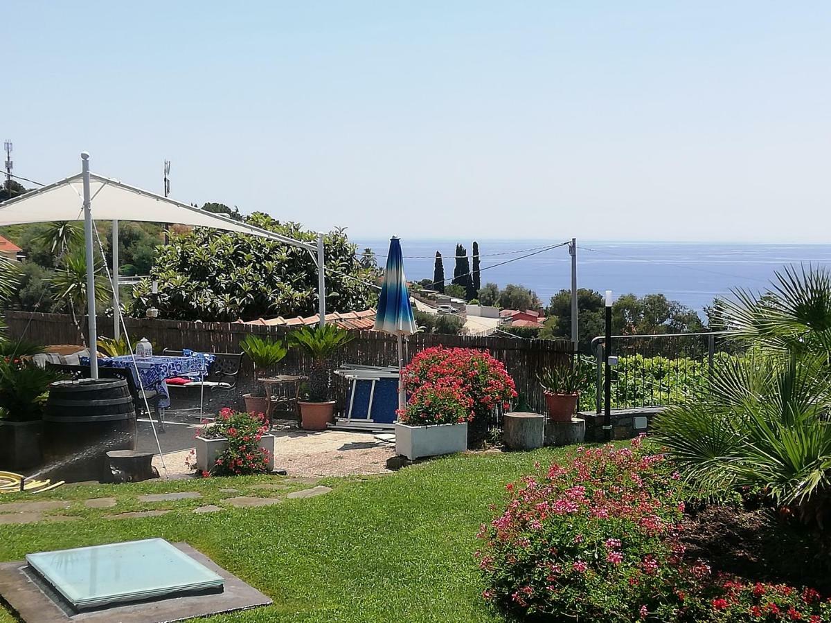 Appartamento Chez Elle Imperia Esterno foto